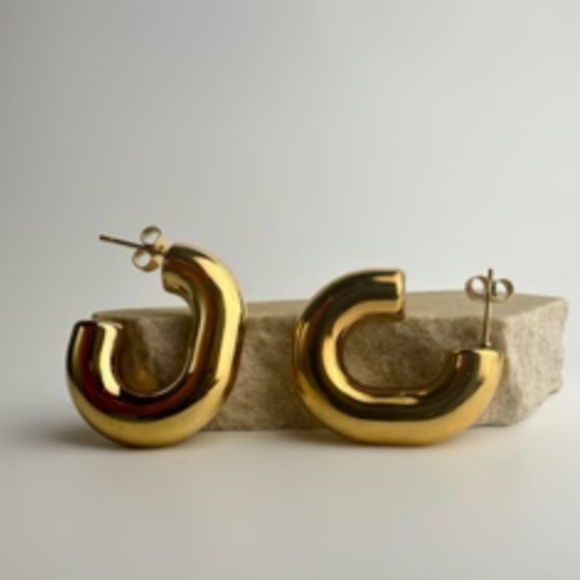 *NEW* 18K Gold Plated Stainless Steel Open Oval Earrings - Picture 2 of 7